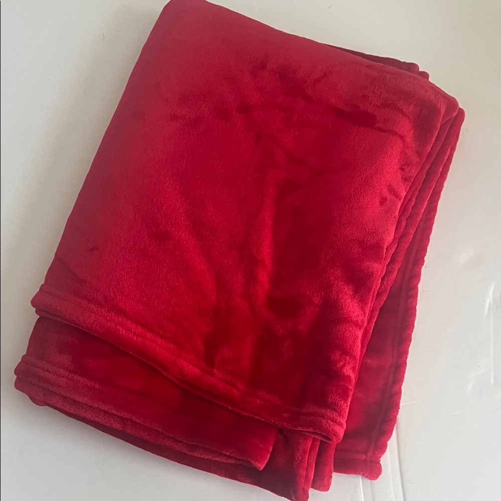 Sedona House Luxurious Red Microfiber Throw Blanket Approx 66”x81”